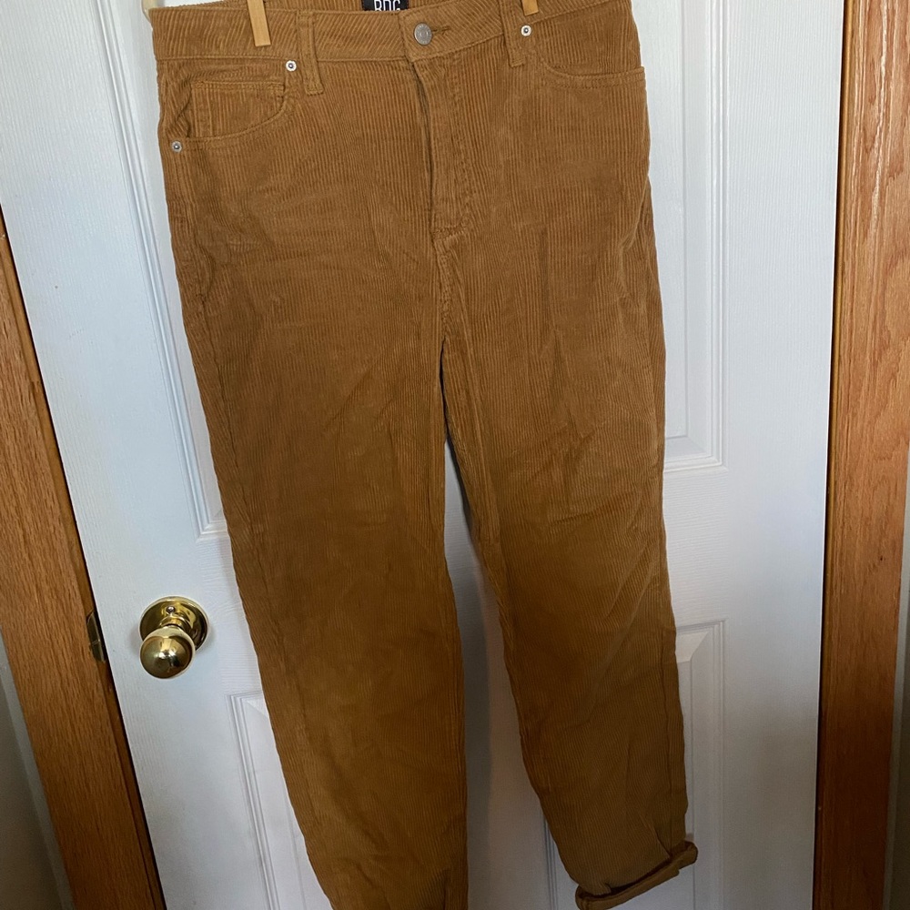 *SOLD* 
BDG Corduroy Pants